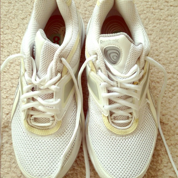 Reebok - Picture 2 of 5